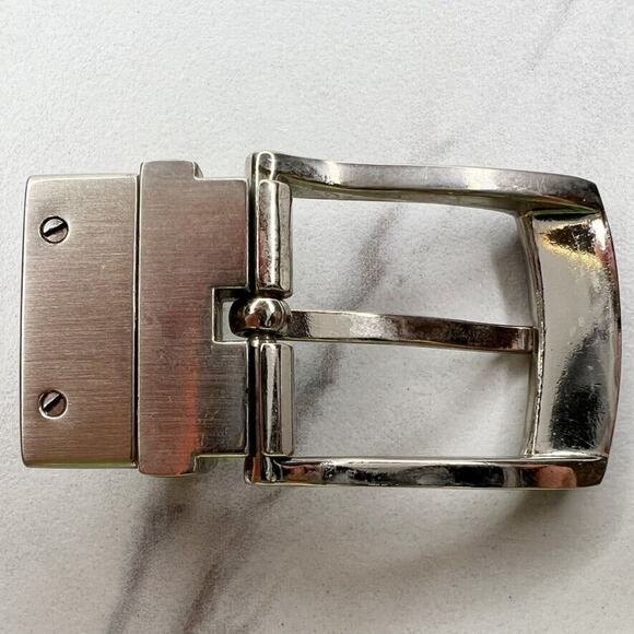 Perry Ellis Reversible Silver Tone Simple Basic Belt Buckle - Picture 2 of 8